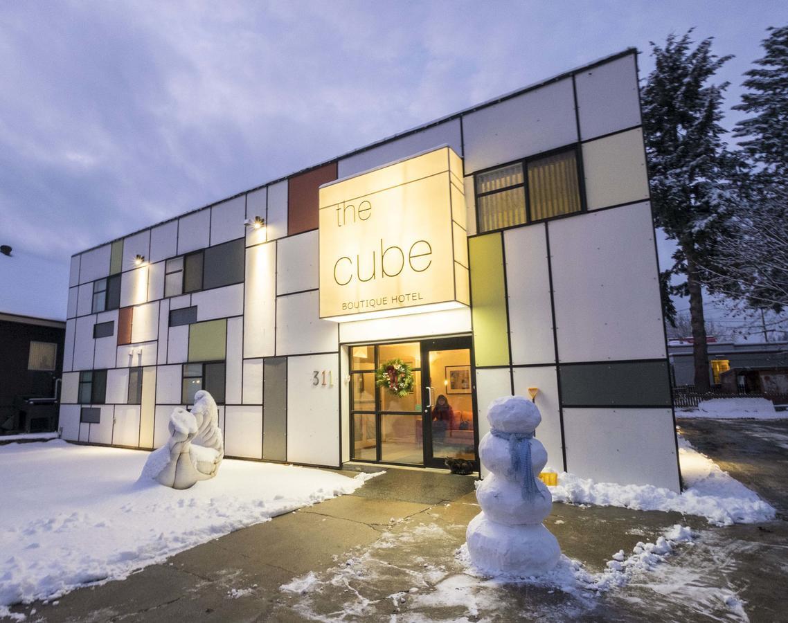 The Cube In Revelstoke Hotel Exterior photo